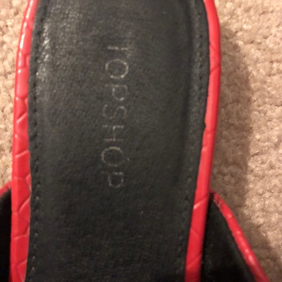 Red alligator style slides - Picture 3 of 5